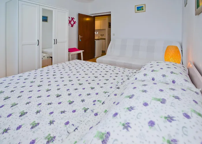 Apartments Cvjetan